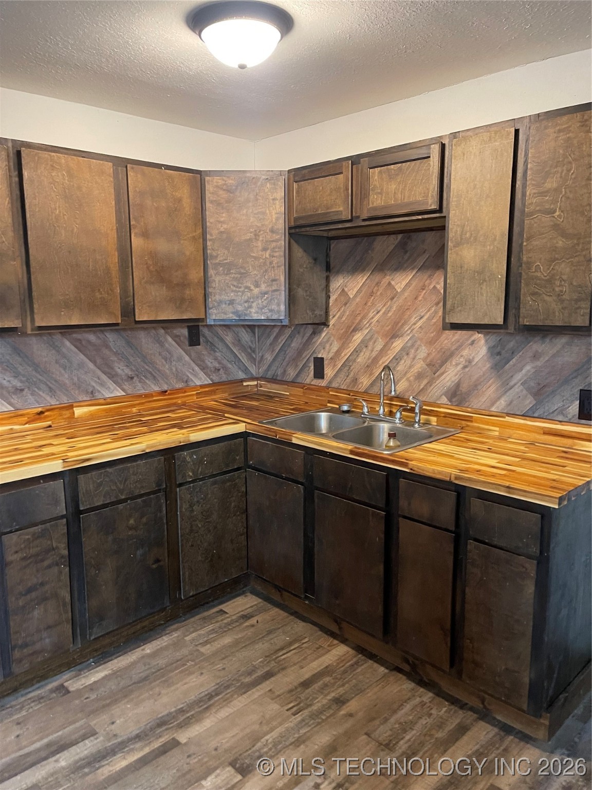 12078 S Forrest Hill Road