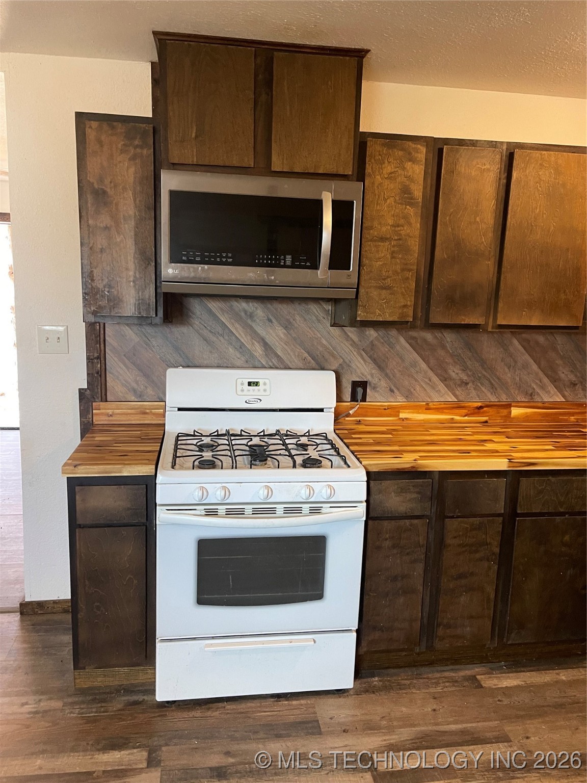 12078 S Forrest Hill Road