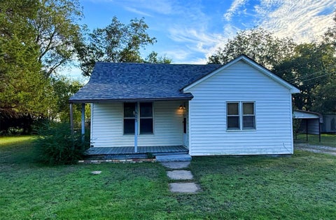 Photo of 605 E Center Street, Henryetta, OK 74437 (MLS # 2638290)