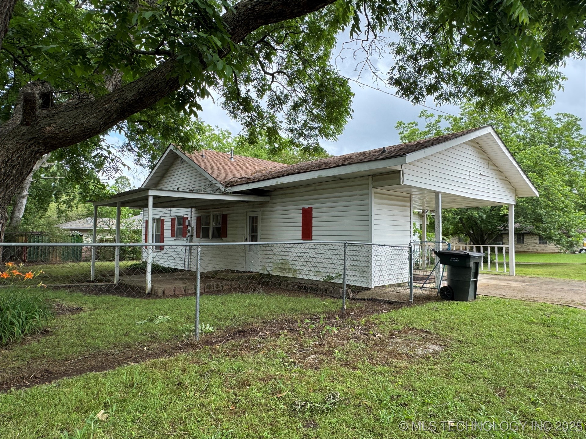 1524 W Maple Street W