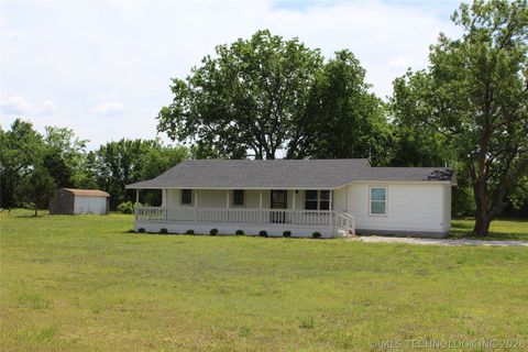 Photo of 2920 E 201st Street S, Mounds, OK 74047 (MLS # 2617431)