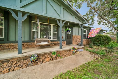 Photo of 21585 S Glenwood Drive, Claremore, OK 74019 (MLS # 2622738)