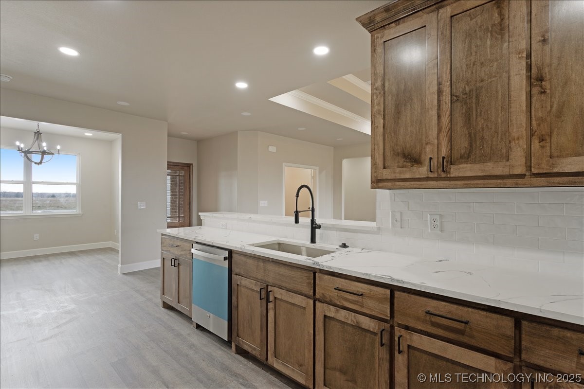 320 Sunset Way