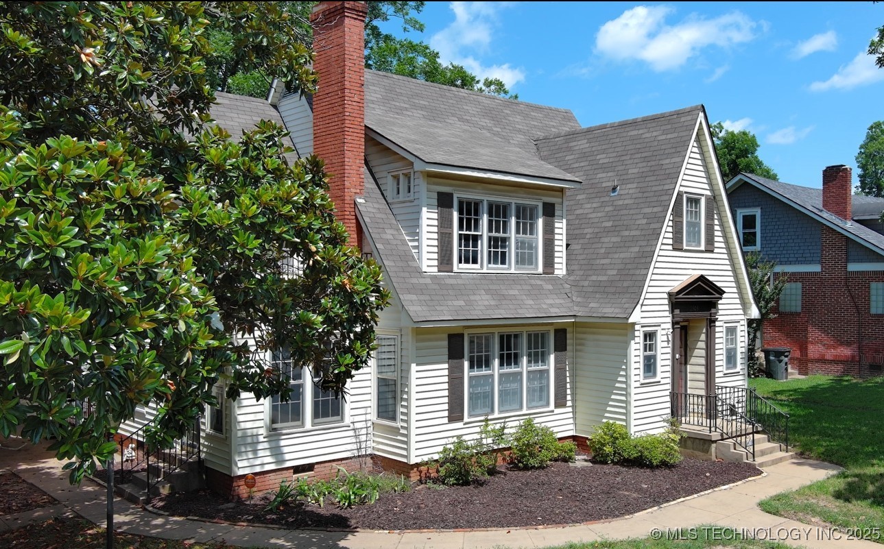 1303 N 6th
