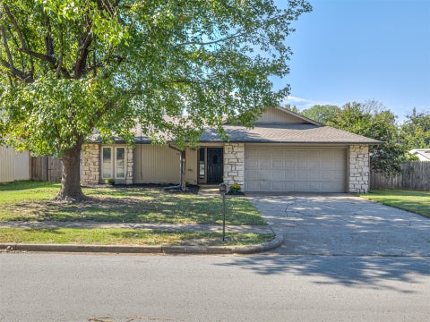 Photo of 1230 N Ironwood Place, Broken Arrow, OK 74012 (MLS # 2638400)