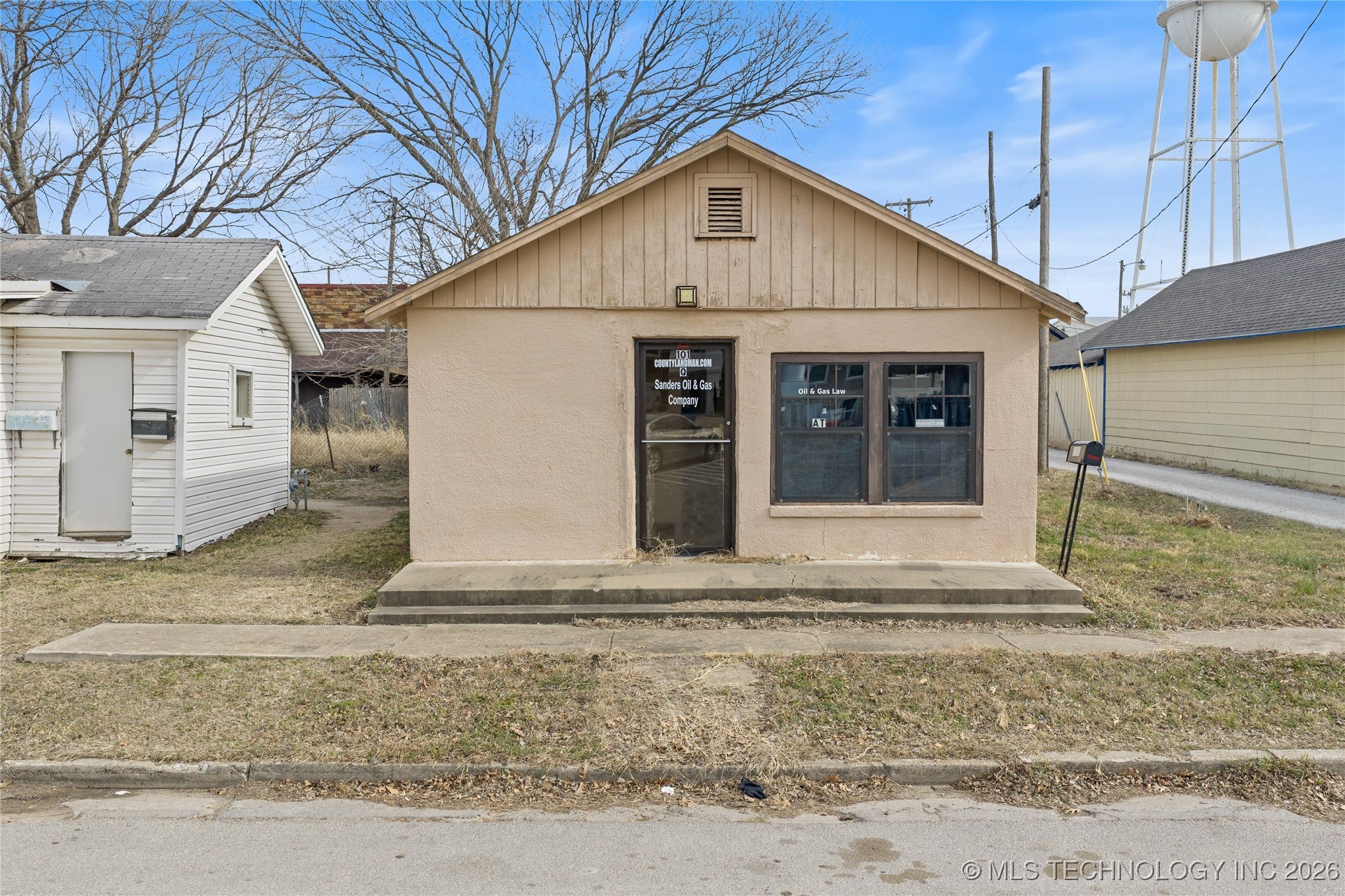 Photo 1 of 23 — 101 S 4th, Marietta, OK 73448