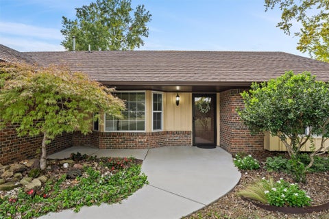 Photo of 1761 SE Orchard Lane, Bartlesville, OK 74006 (MLS # 2637182)