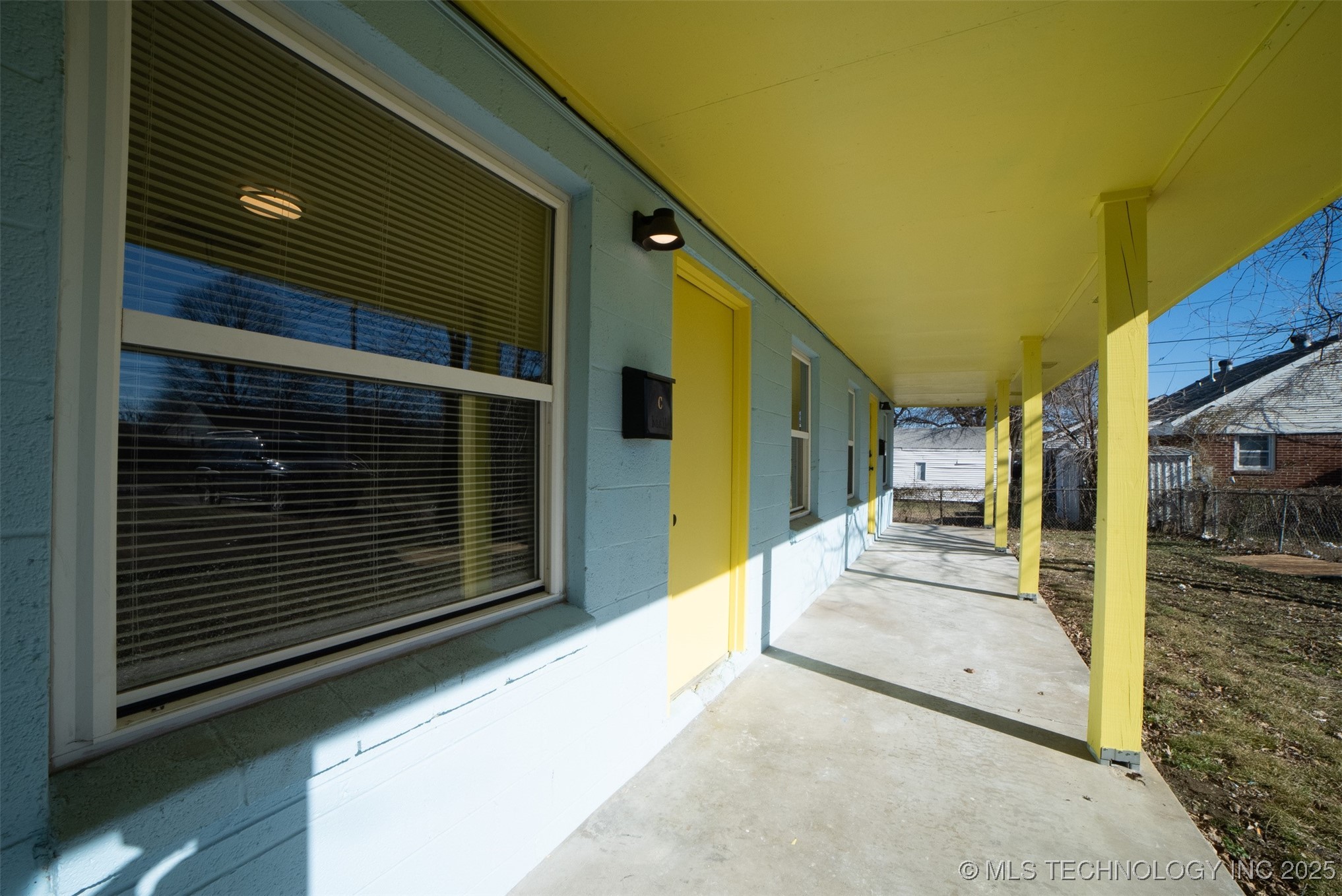 1135 N Harvard Avenue