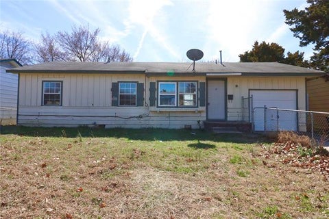 Photo of 320 W 63rd Place N, Tulsa, OK 74126 (MLS # 2636707)