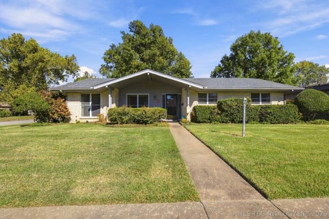 Photo of 7207 E 55th Place, Tulsa, OK 74145 (MLS # 2637559)