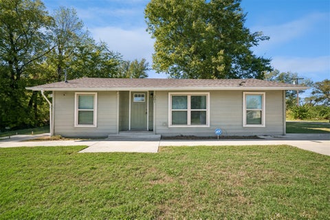 Photo of 201 S Lincoln Avenue, Wagoner, OK 74467 (MLS # 2638670)