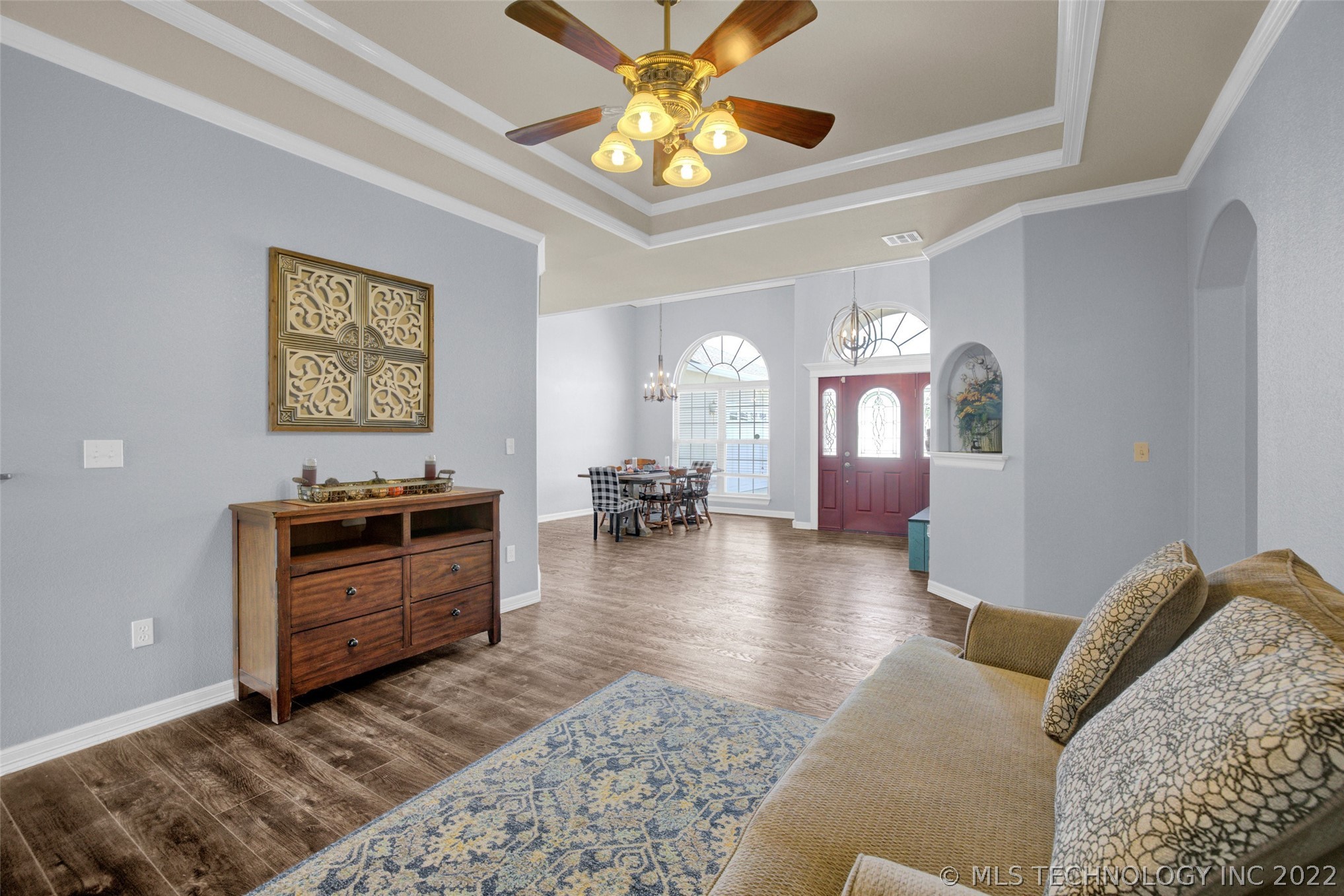 Photo 8 of 27 of 104 E 136th Street house