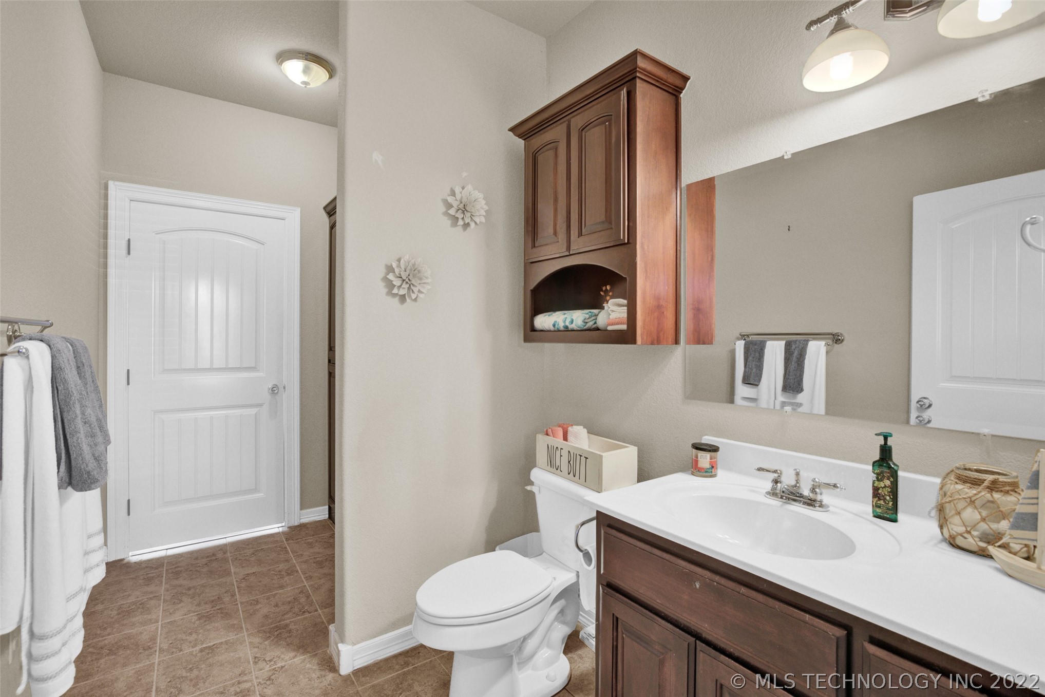 Photo 20 of 27 of 104 E 136th Street house