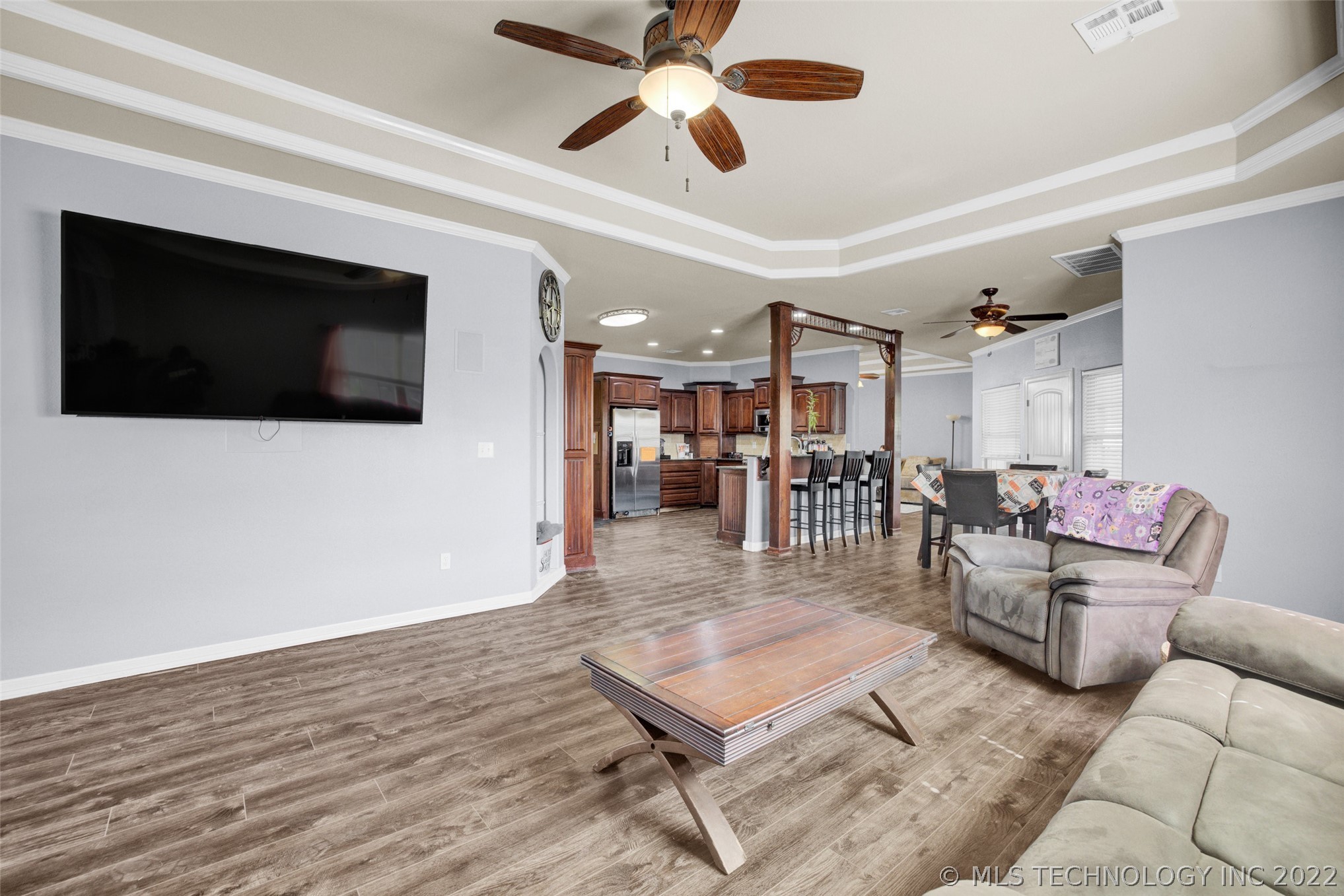 Photo 9 of 27 of 104 E 136th Street house