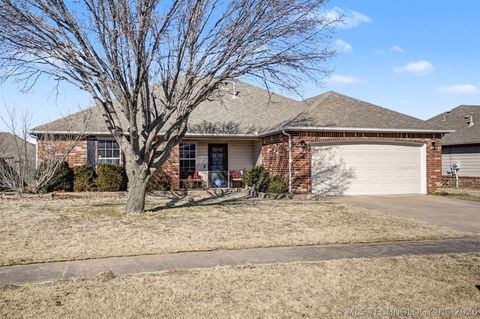 Photo of 11111 E 120th Street N, Collinsville, OK 74021 (MLS # 2604788)