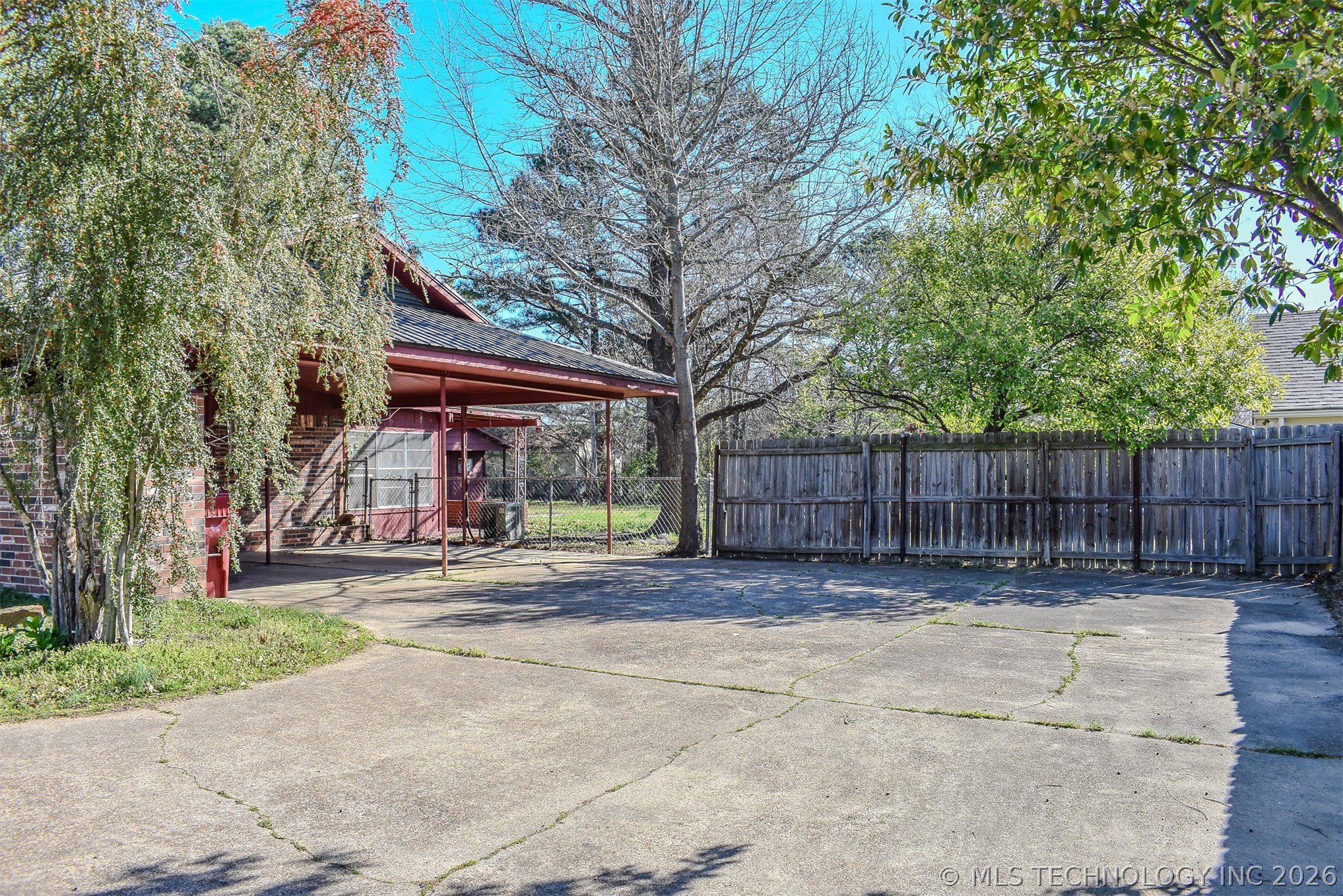 702 N 6th Street