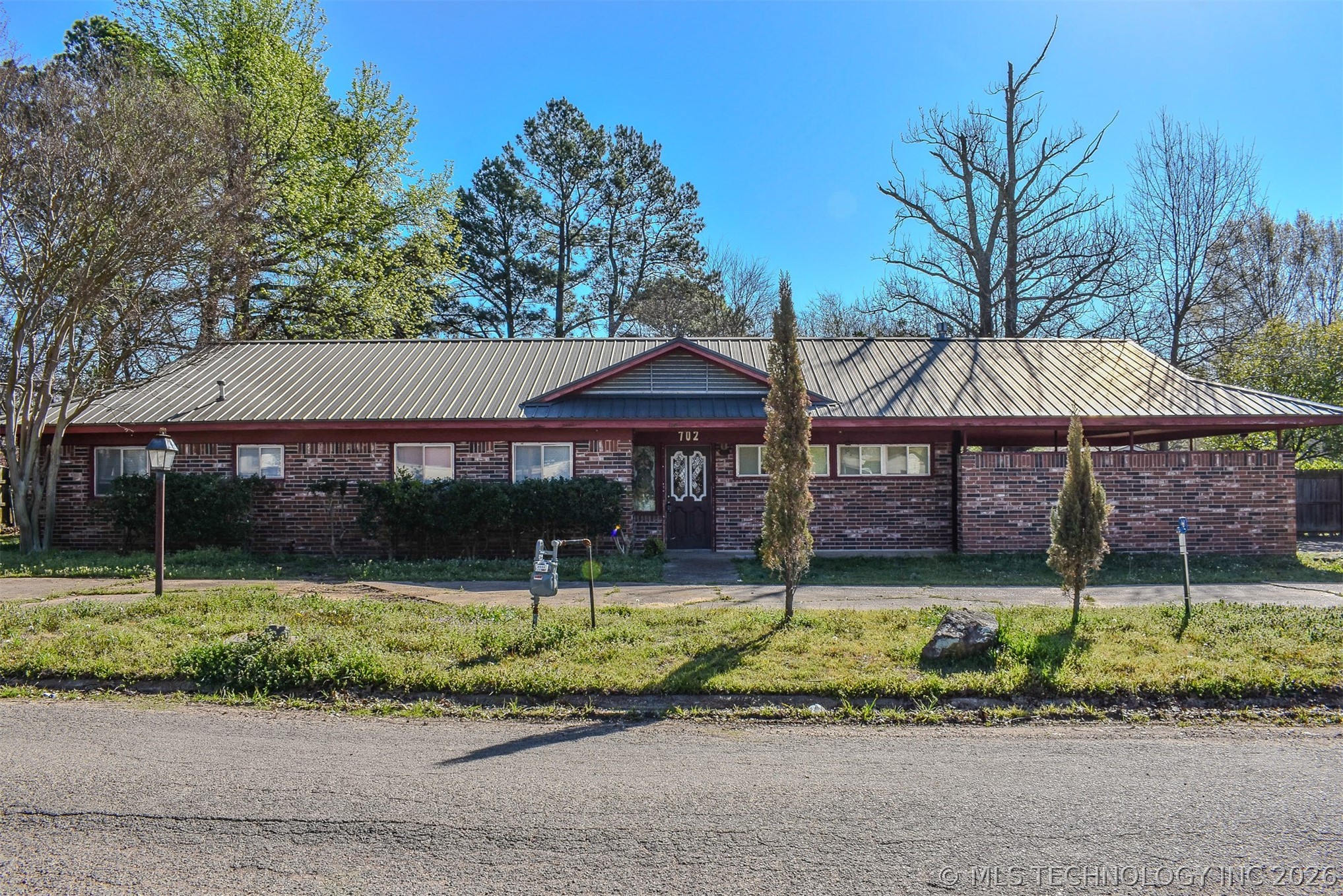 702 N 6th Street