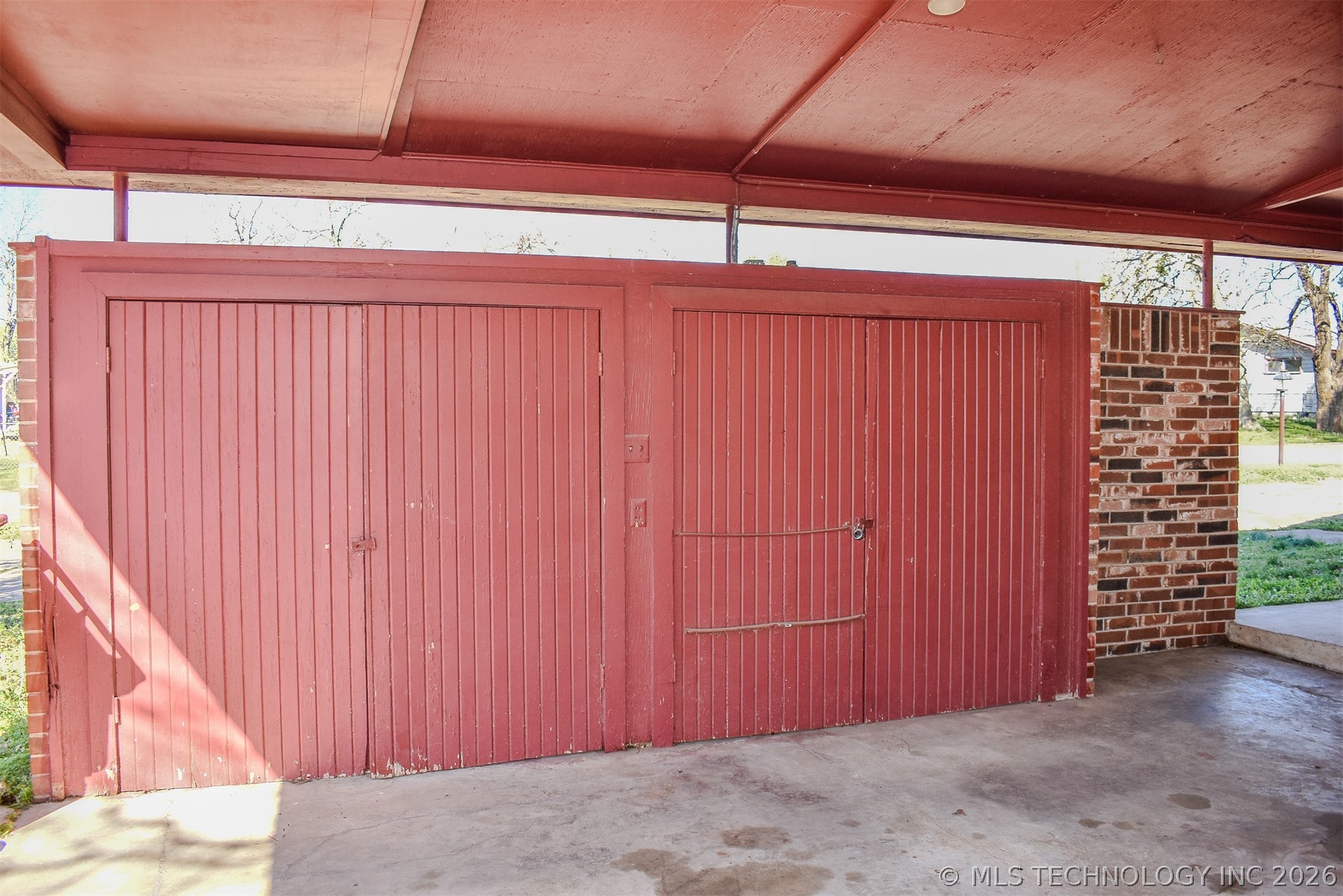 702 N 6th Street