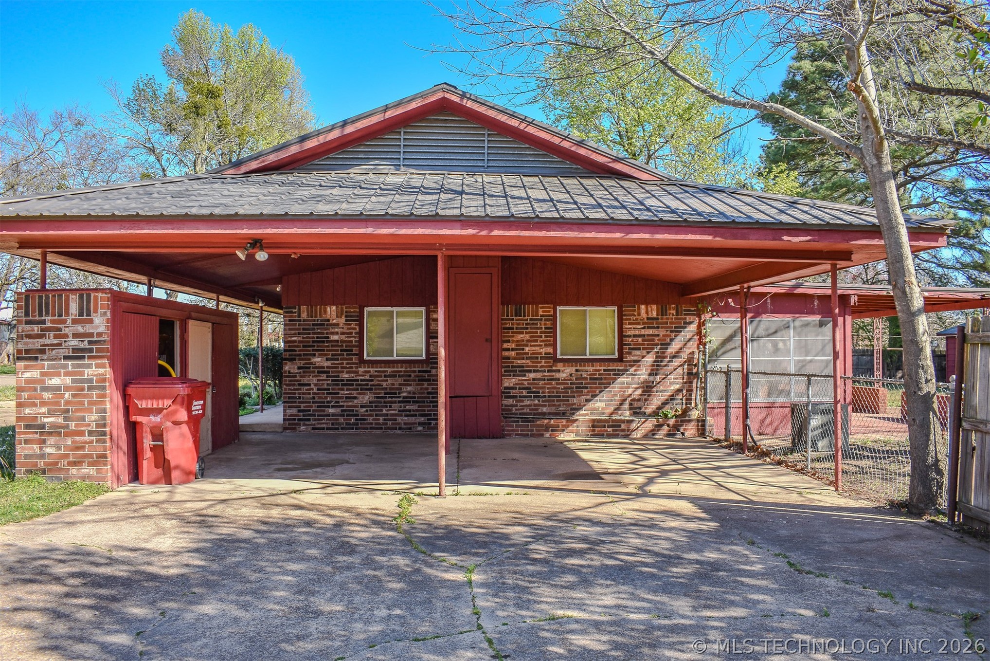 702 N 6th Street