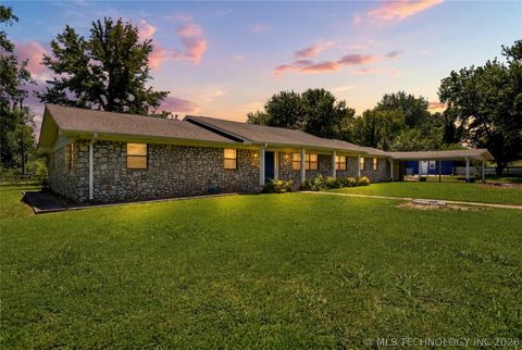 Photo of 502 Fir Lane, Warner, OK 74469 (MLS # 2624772)