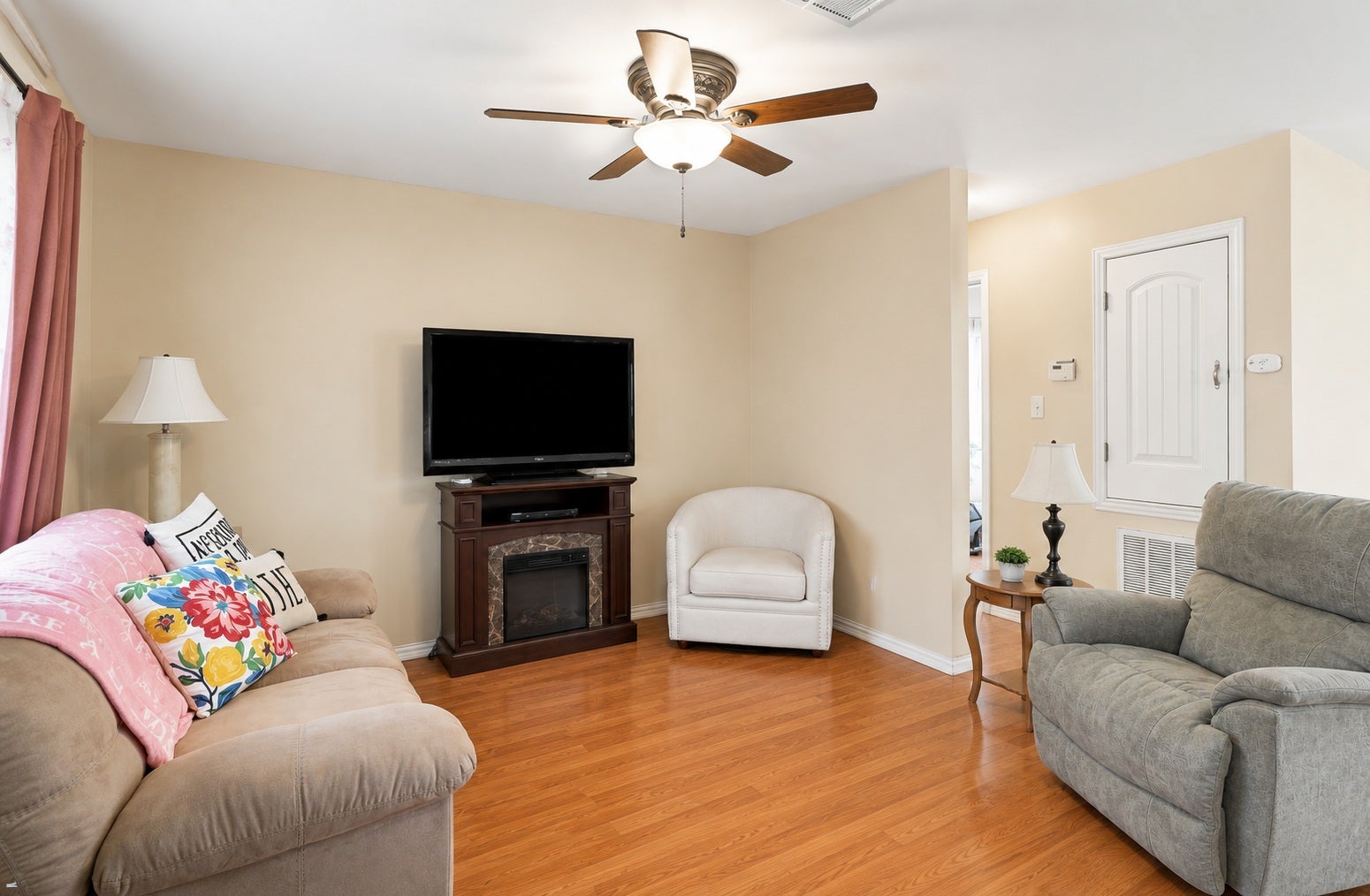208 W Umstead