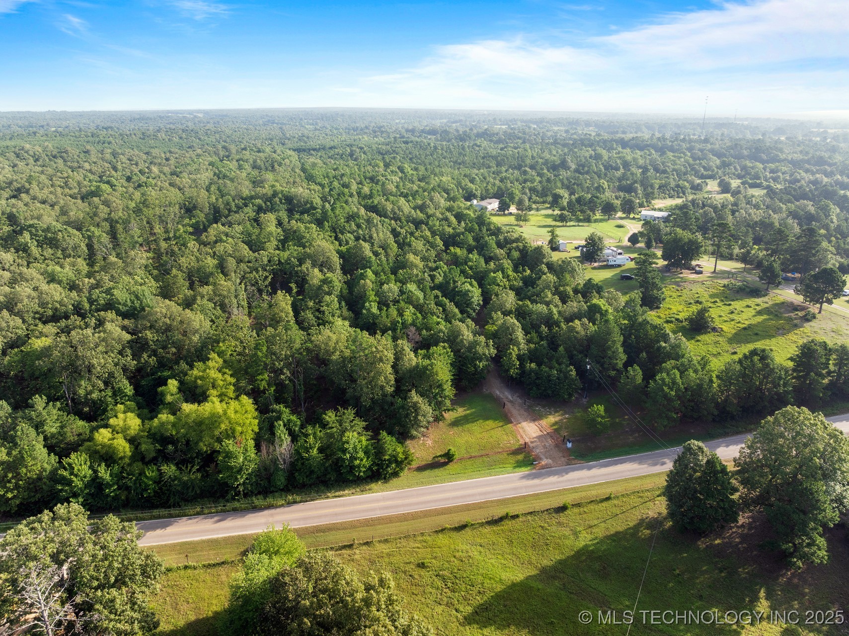 2043 E 2000 Road