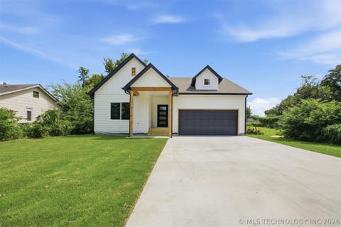 Photo of 3118 E Archer Street, Tulsa, OK 74110 (MLS # 2624617)