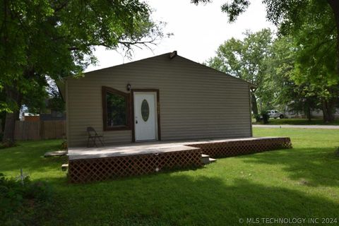 Single Family Residence in Westville OK 1412 Locust Street.jpg