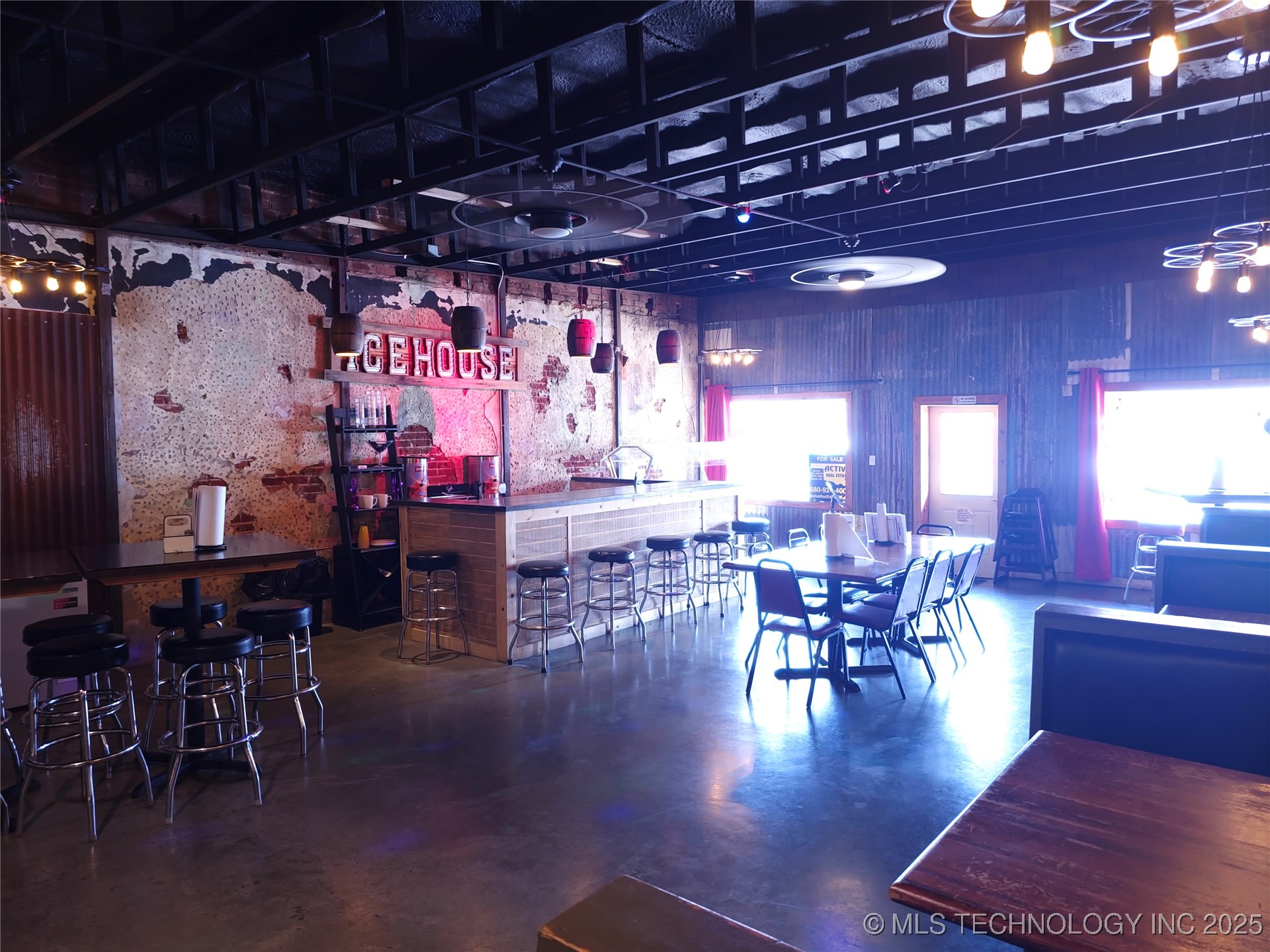 312 W Main