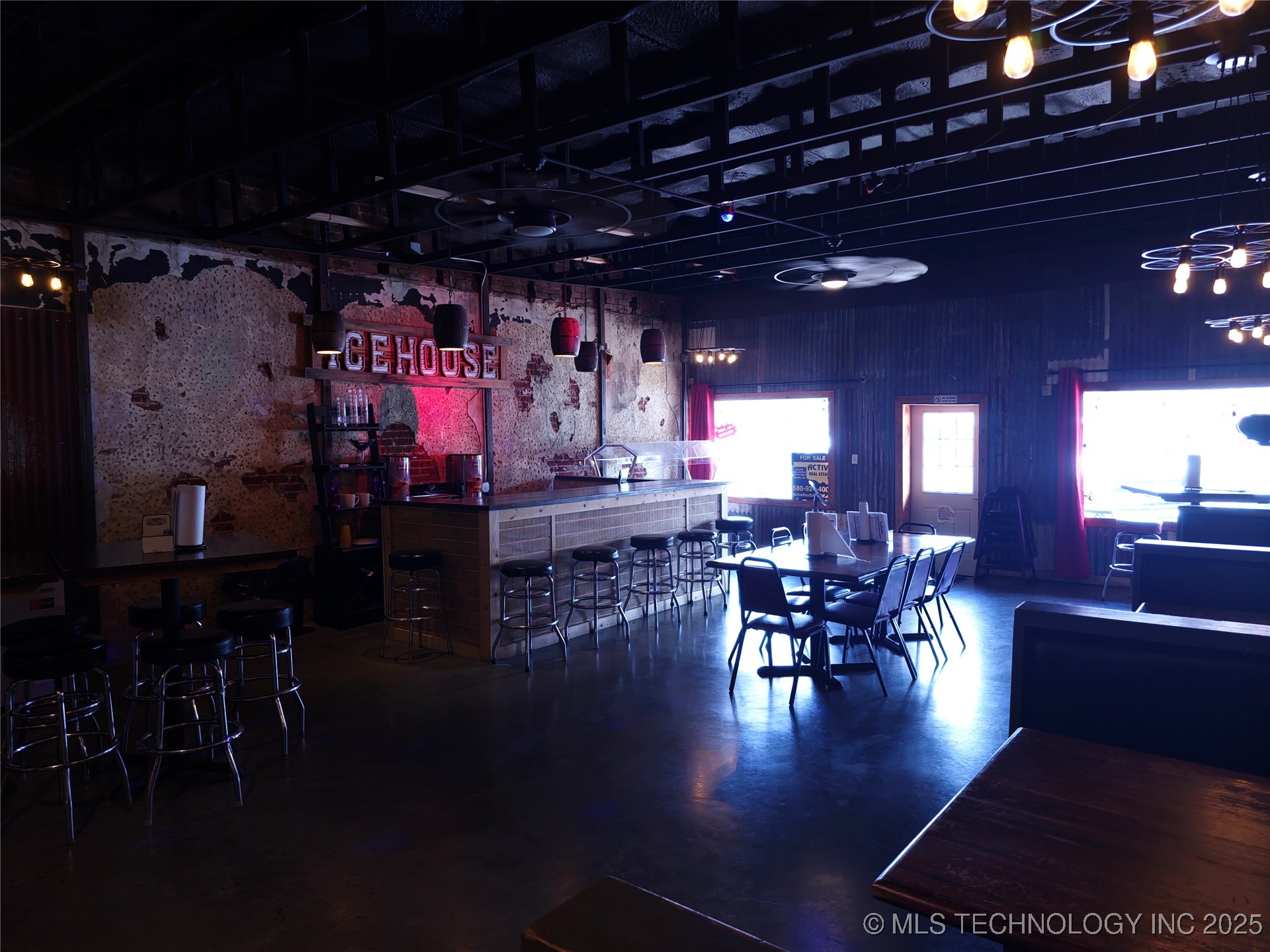 312 W Main