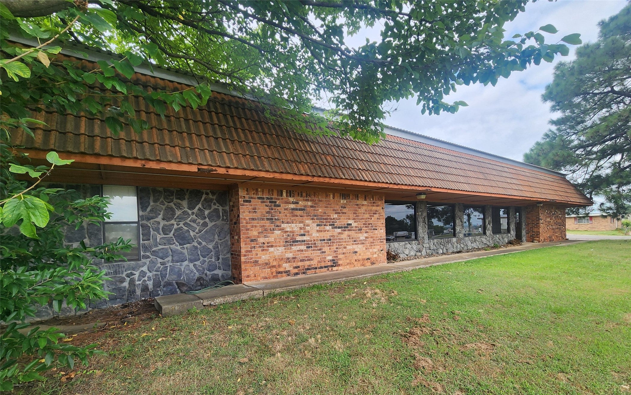 128 W Ruth Avenue