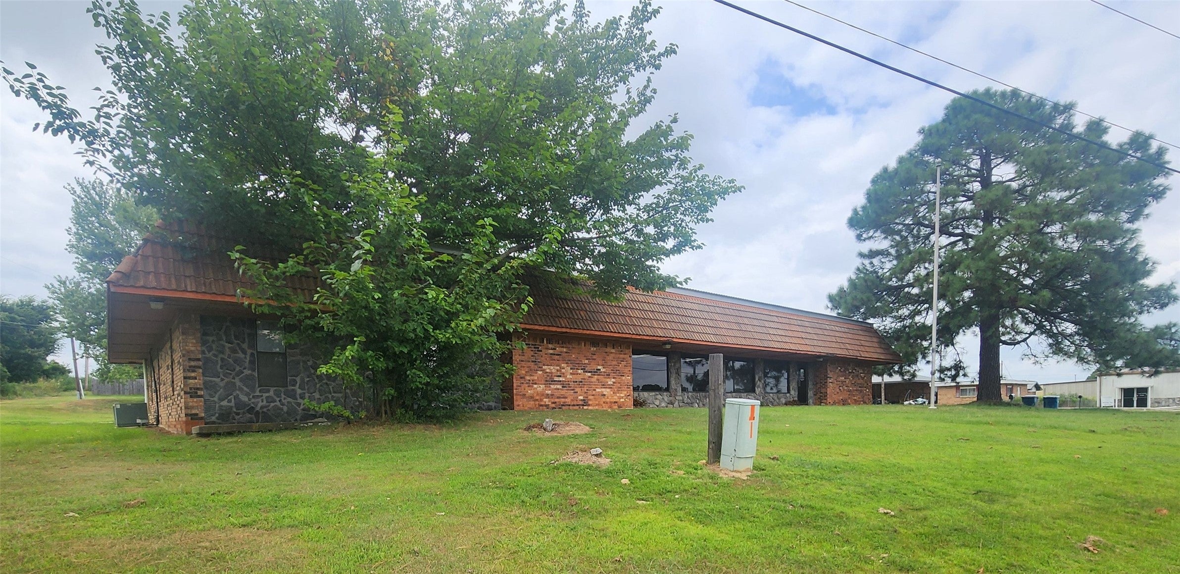 128 W Ruth Avenue