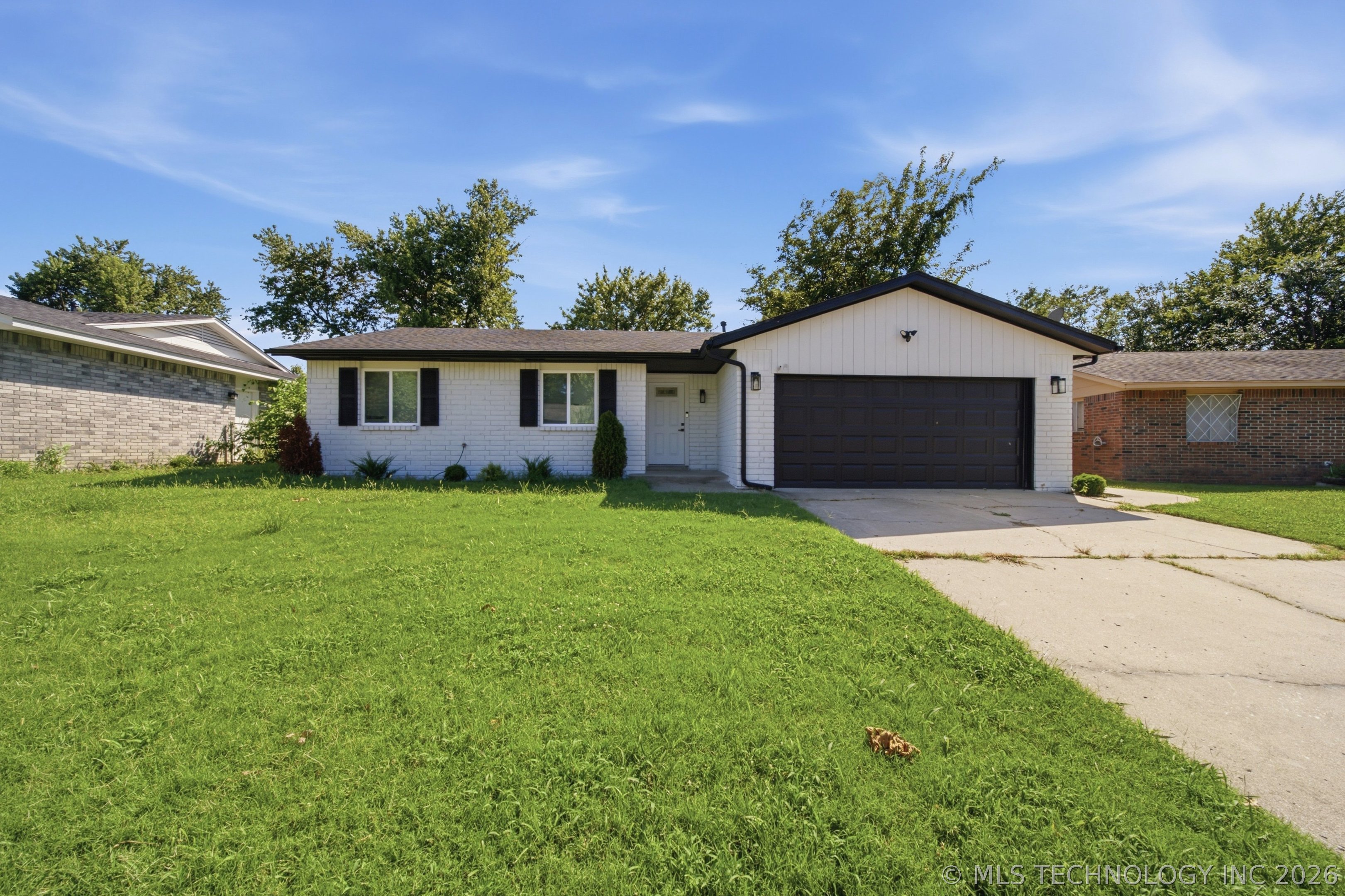 Photo 1 of 24 — 1656 S Redbud Place, Broken Arrow, OK 74012