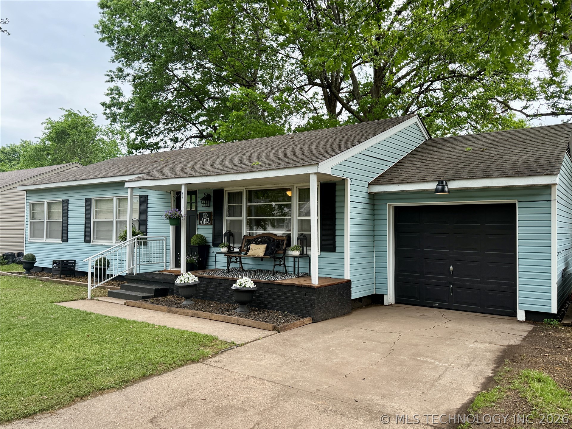 2407 Fredonia Street, Muskogee, OK 74403 — MLS #2612468 — Main listing photo