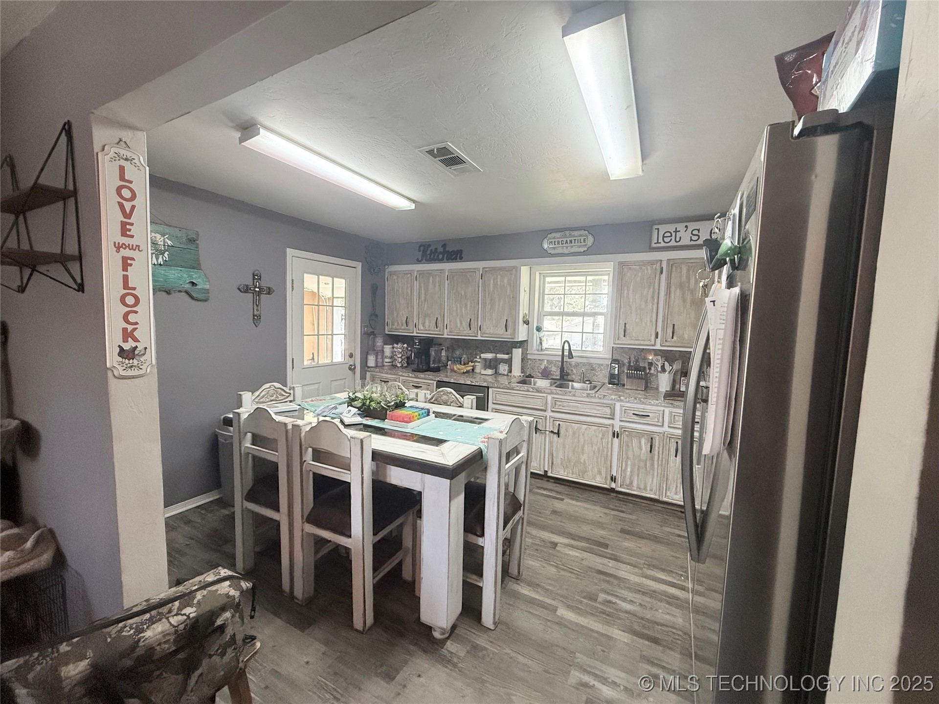 1715 Worley