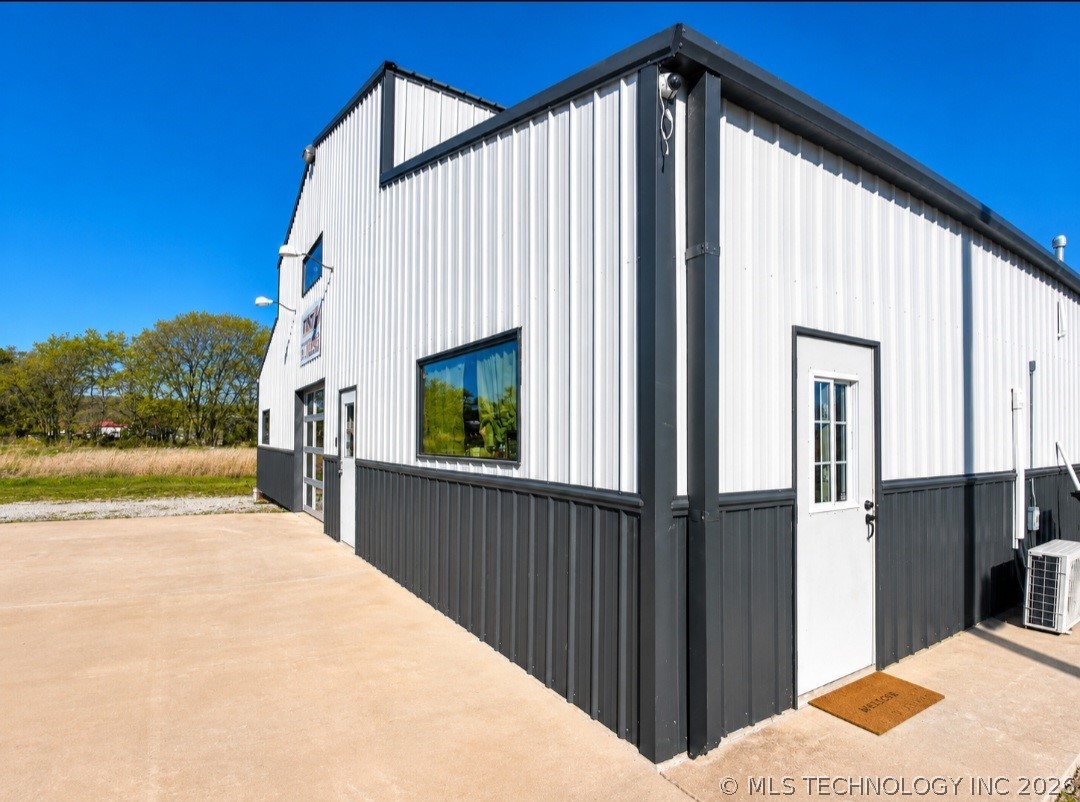 Photo 1 of 29 — 513 N B Street, Eufaula, OK 74432