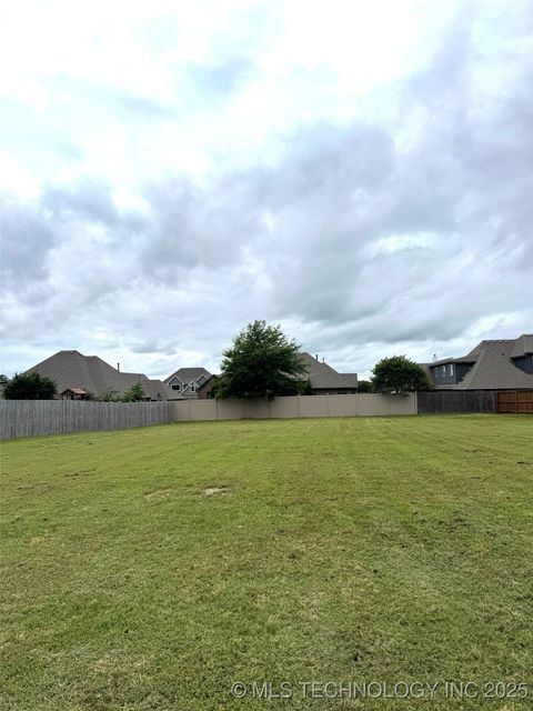514 N 84th EastPlace Broken Arrow OK 74014