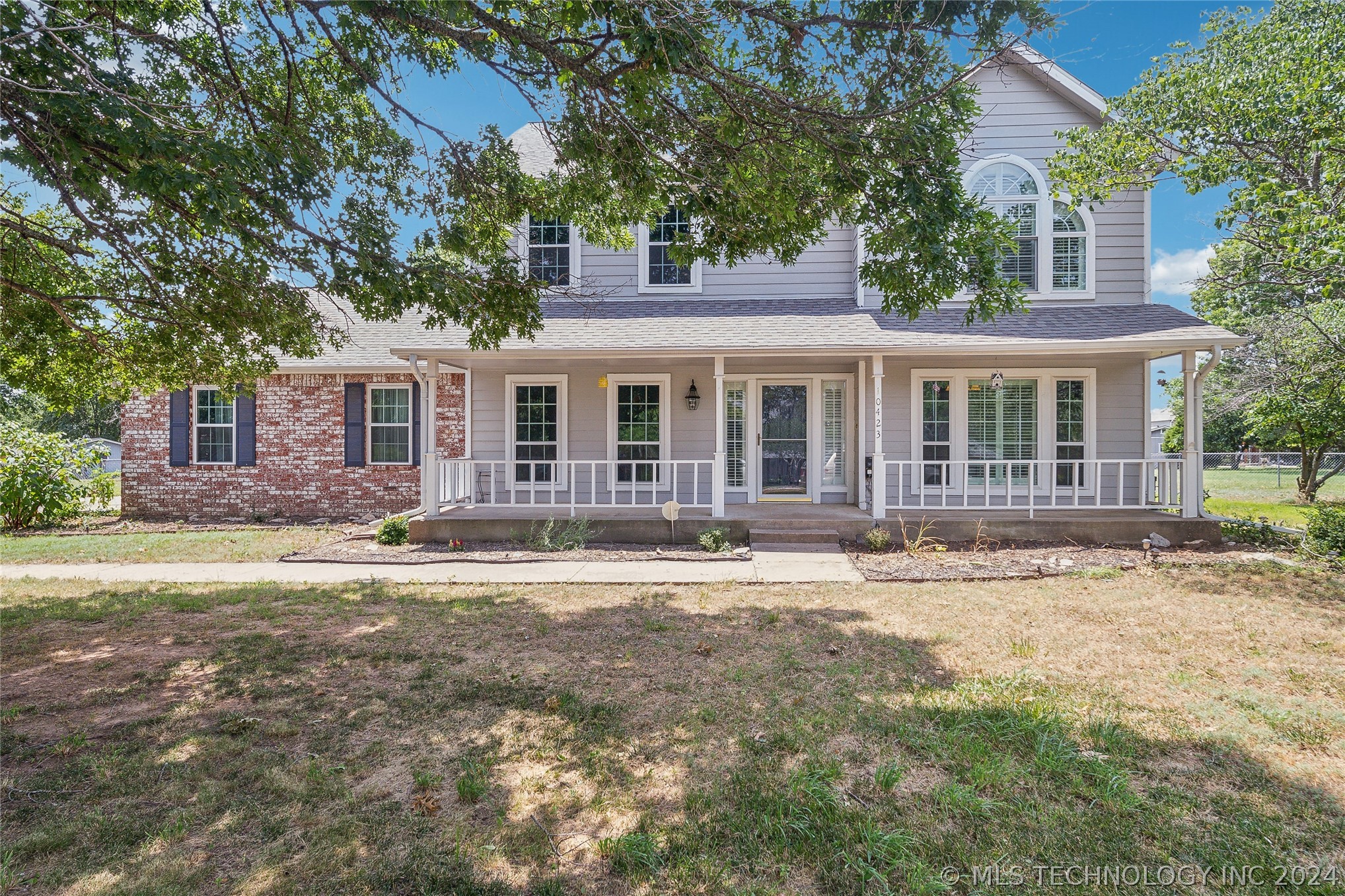 Photo 2 of 29 of 10423 Ashford Circle house
