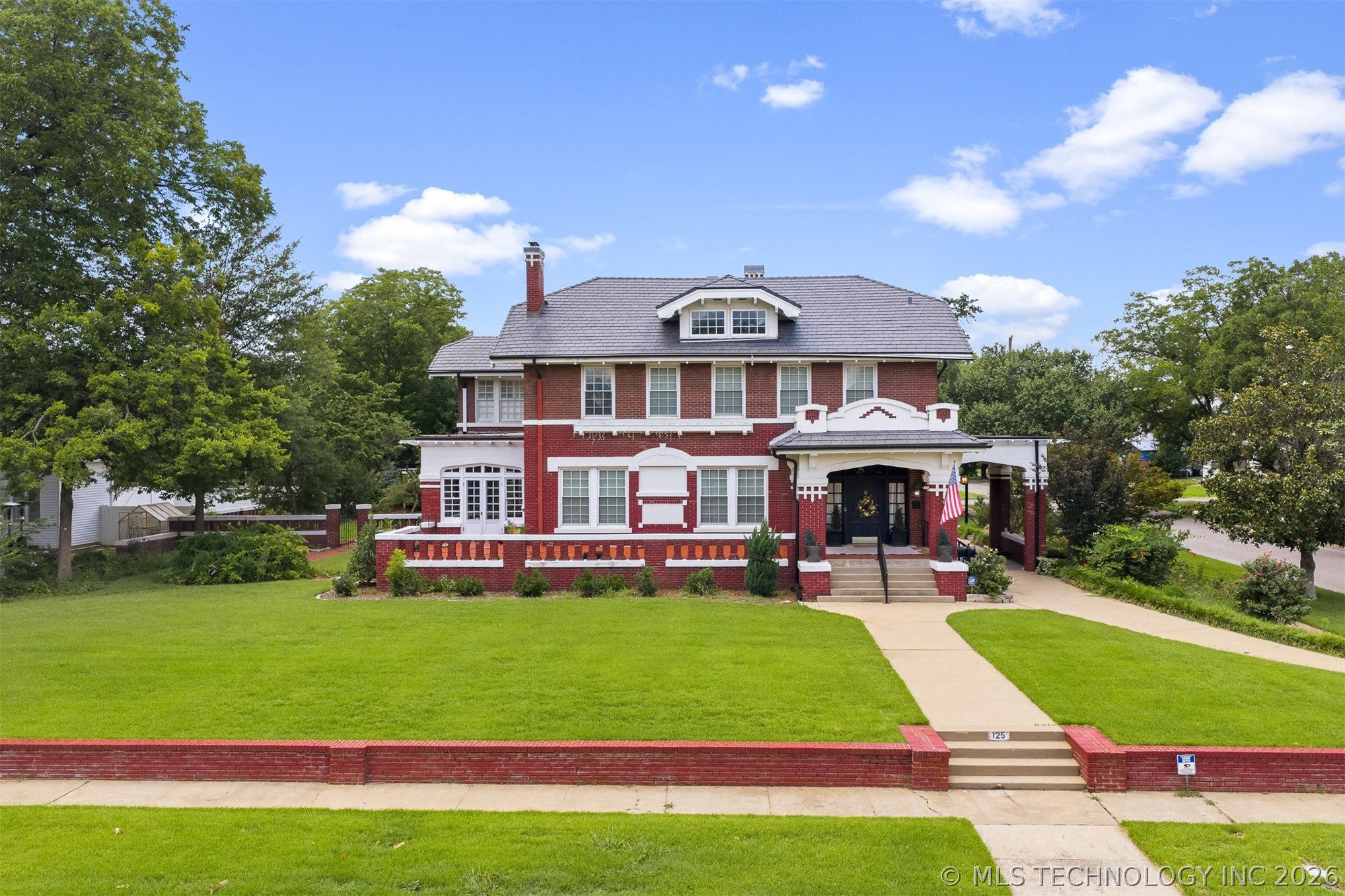 Photo 1 of 28 — 125 G Street SW, Ardmore, OK 73401
