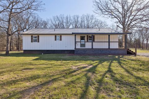 Photo of 14380 S 246th WestPlace, Kellyville, OK 74039 (MLS # 2602581)