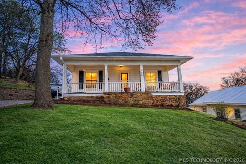 Photo of 920 N Main Street, Barnsdall, OK 74002 (MLS # 2607956)