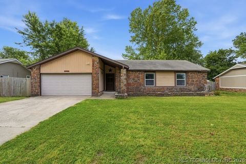 Photo of 20930 E 38th Street S, Broken Arrow, OK 74014 (MLS # 2616748)
