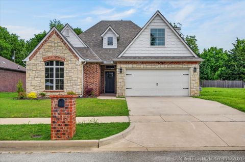 Photo of 3224 Boardwalk Court, Bartlesville, OK 74006 (MLS # 2616396)