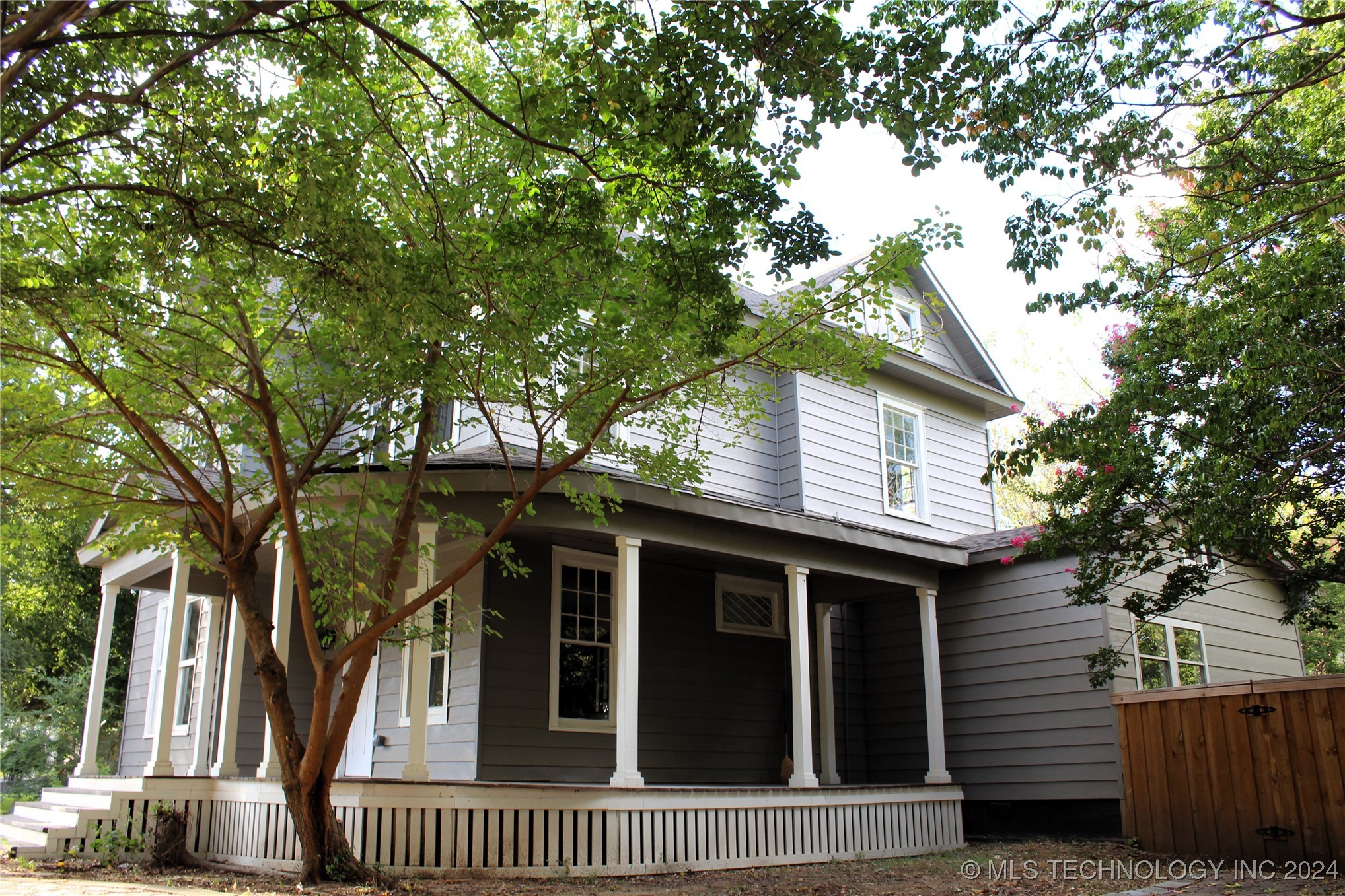 822 W Elm