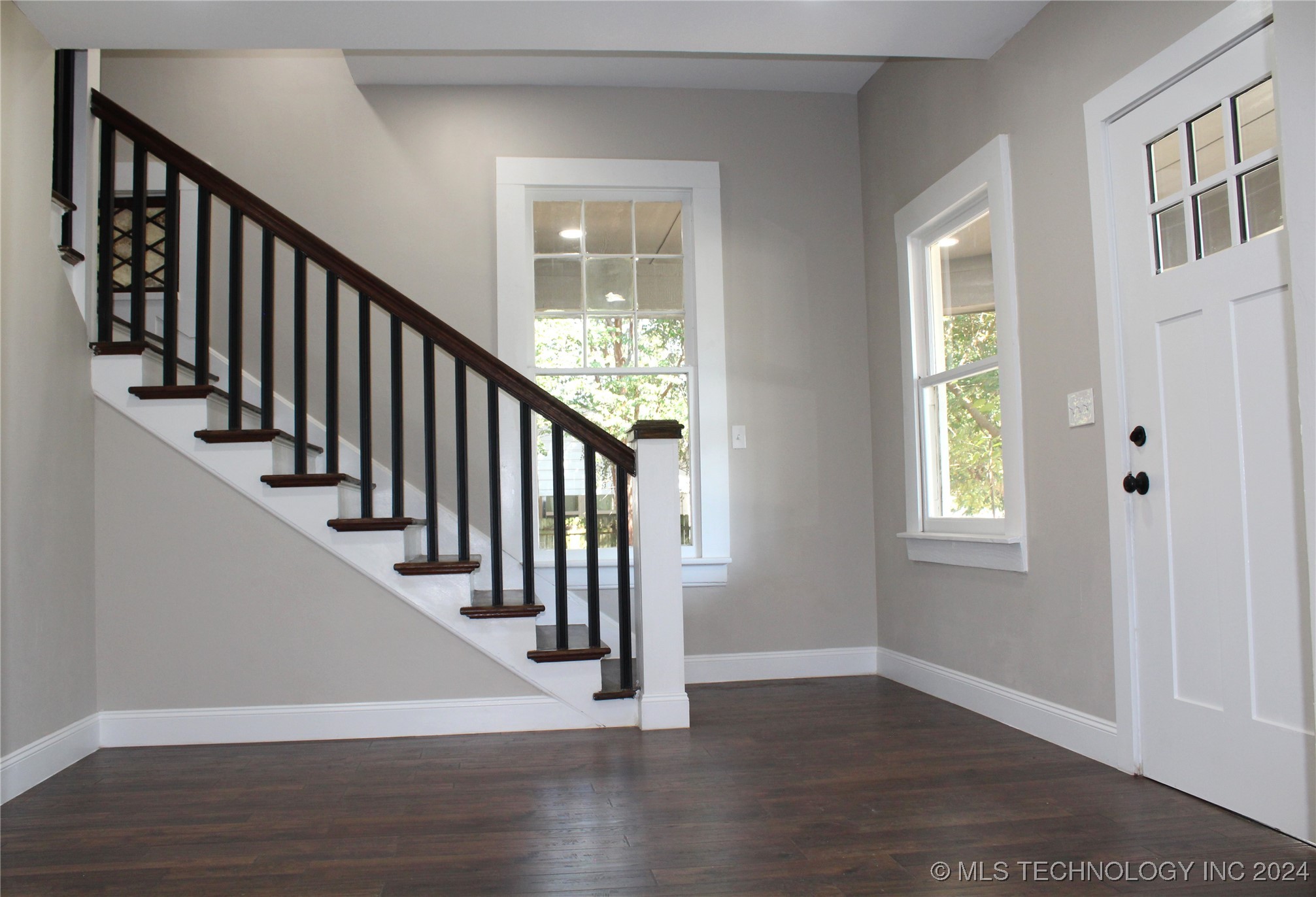 822 W Elm