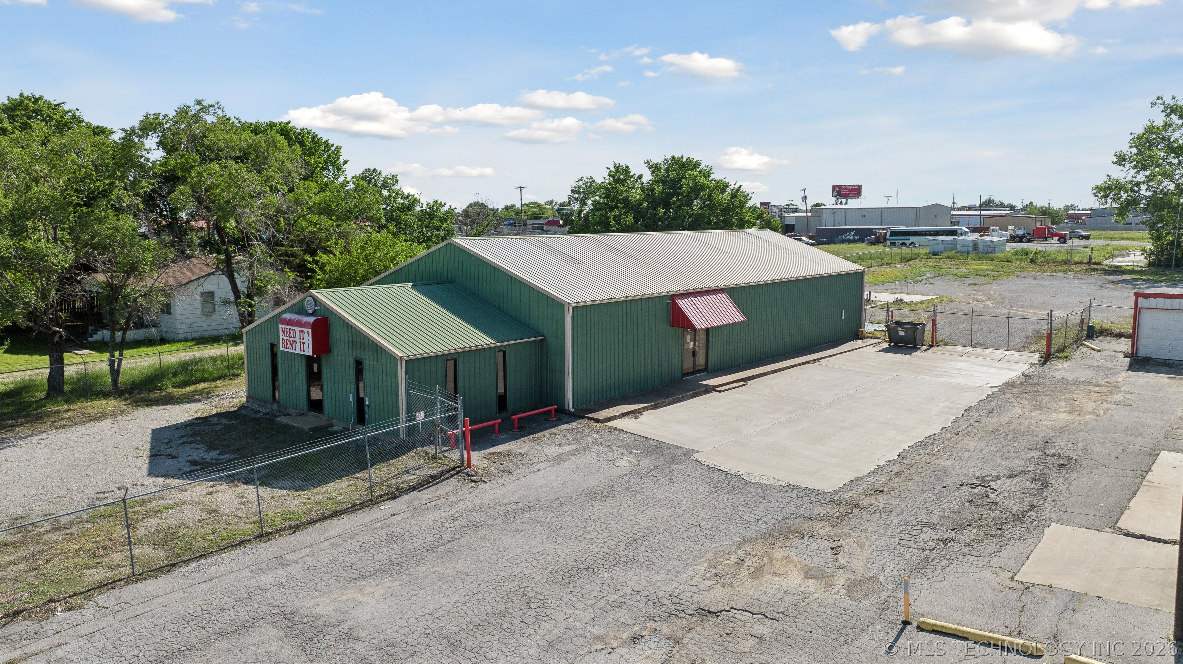 Photo 1 of 28 — 104 N Lombard Lane, Skiatook, OK 74070