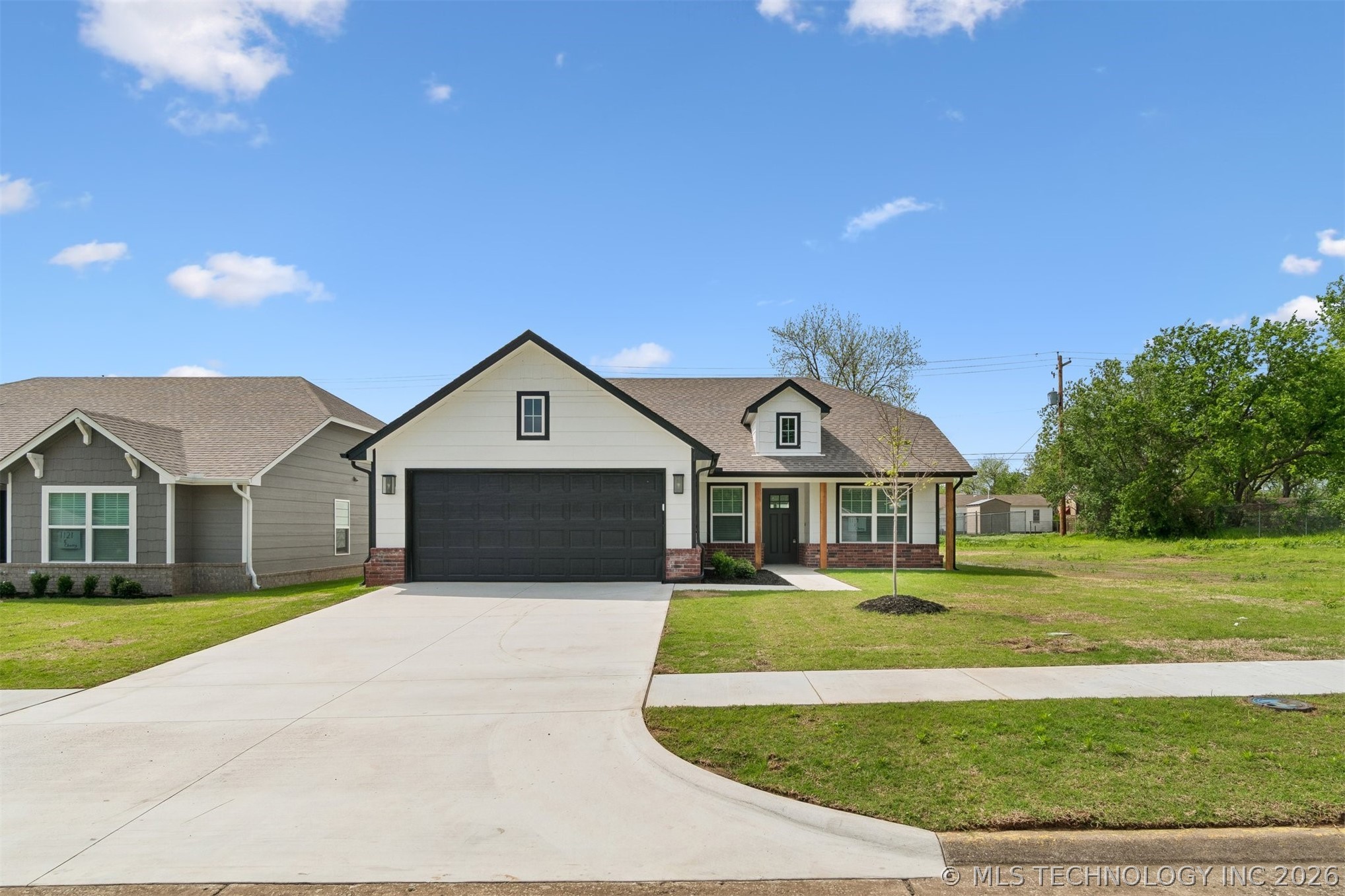 Photo 1 of 33 — 1119 E Cherry Street, Cushing, OK 74023
