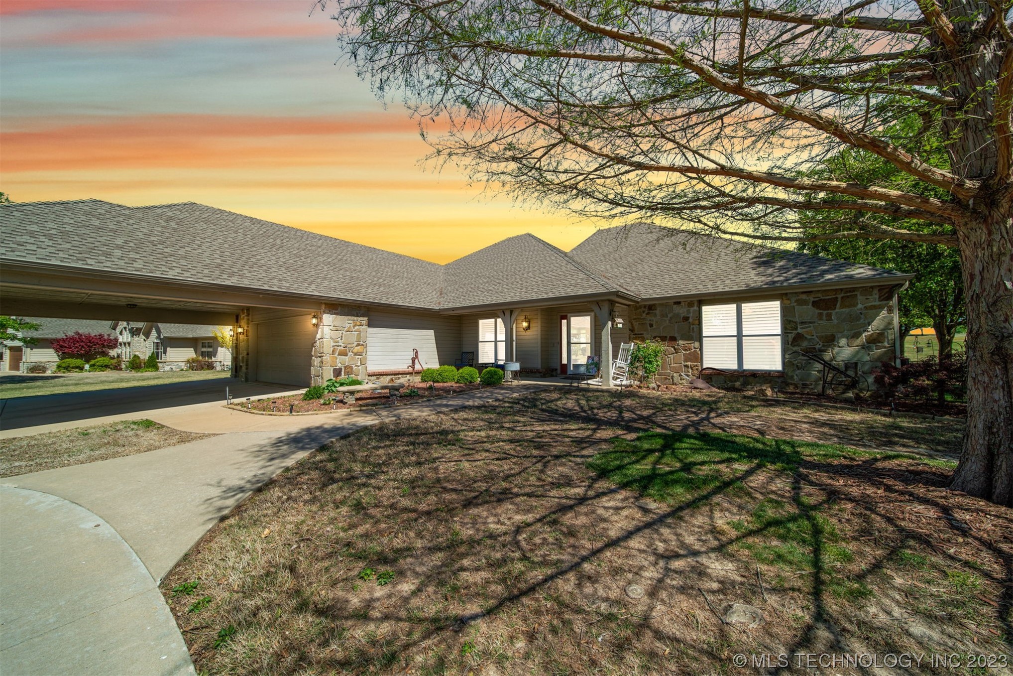 Photo 1 of 47 of 32188 Pine Valley house