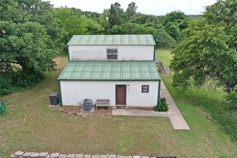 Photo of 2670 Indian Hills Road, Ardmore, OK 73401 (MLS # 2616700)