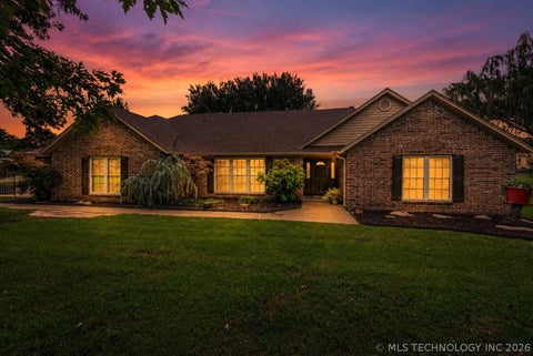 Photo of 11800 Stonehedge Drive, Claremore, OK 74017 (MLS # 2625031)